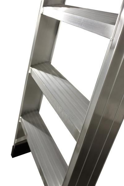 magazijntrappen met 10 cm diepe treden Little Jumbo