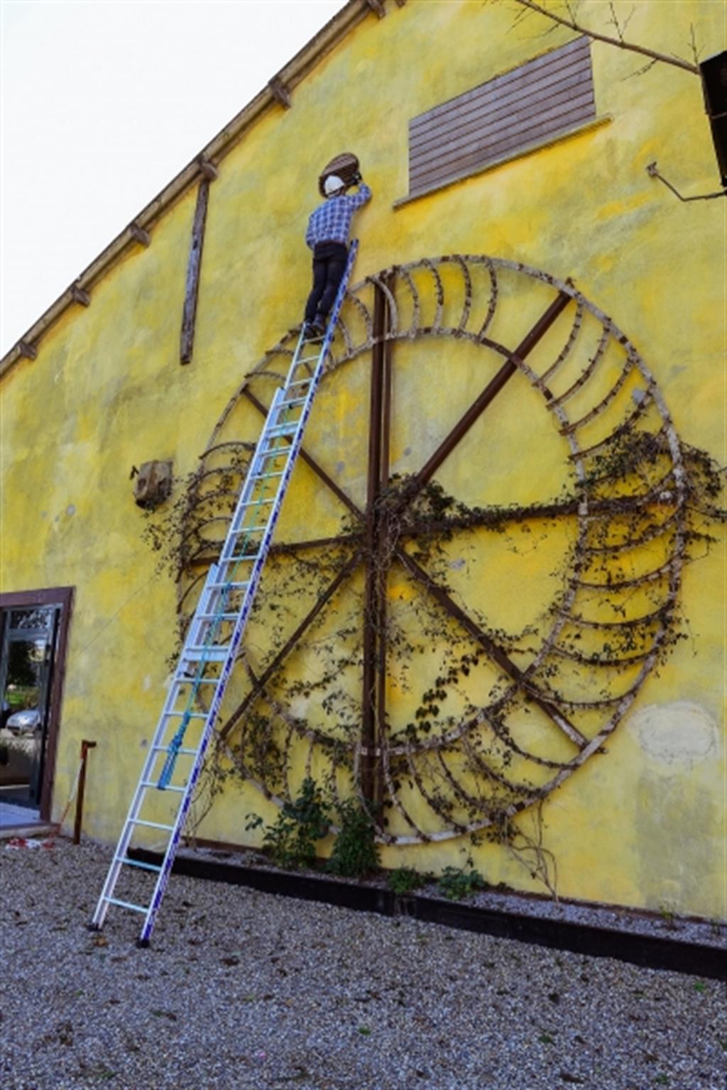 schuif ladder met touw uitgeschoven