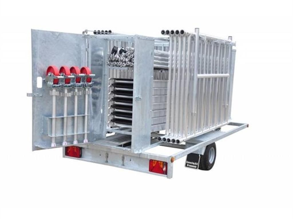 Steigertransporter afsluitbaar 305 cm gevuld met rolsteigers.