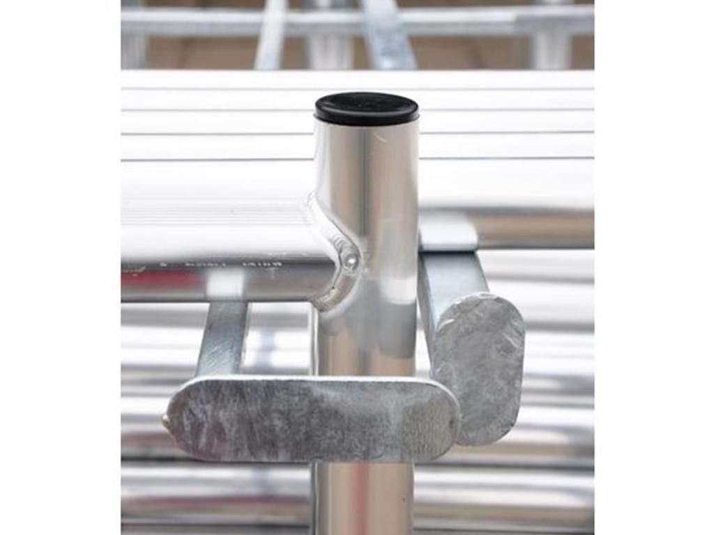 Steigeraanhanger met een hendel afsluitbaar.