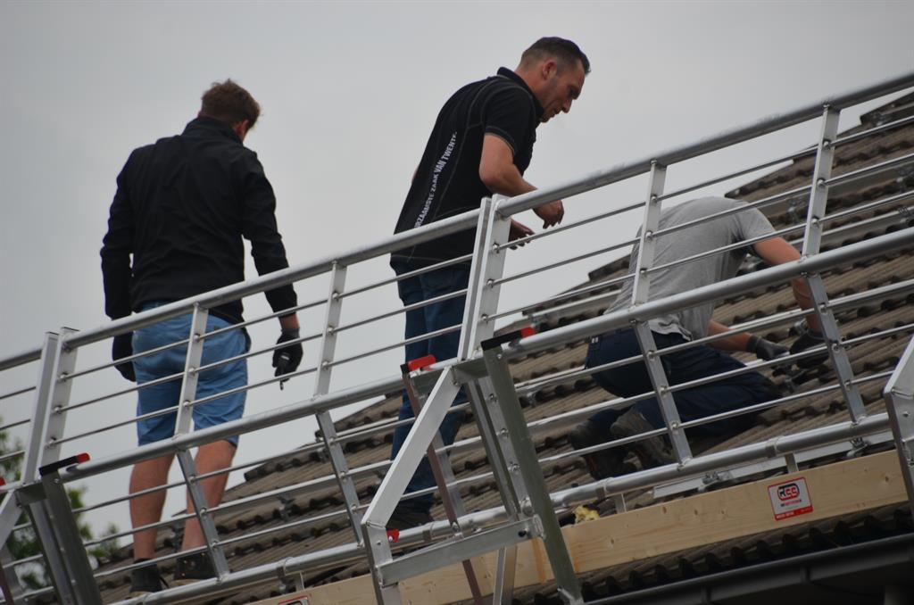 RSS Dakrandbeveiliging Hellend dak - schuin dak met Transportframe - in uitvoering op project