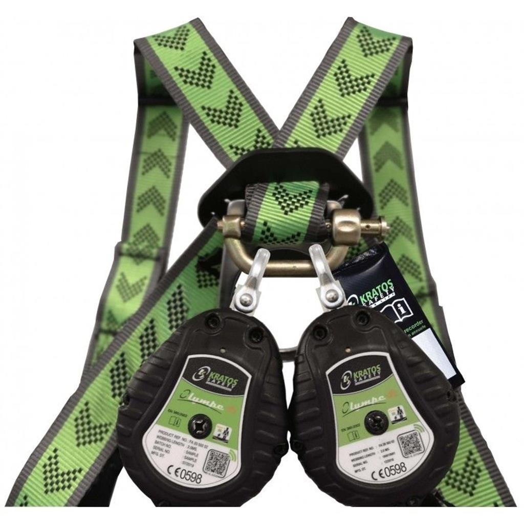 Bevestigingsconnector Kratos Safety-gemonteerd op een harnas