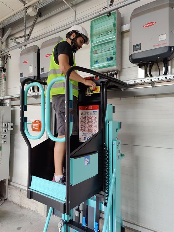 Verhuur Eenpersoons hoogwerker werkhoogte 5 meter ( aluminium uitvoering ) Veilig werken op hoogte.