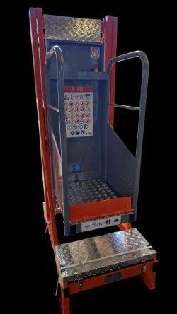 Eenpersoons hoogwerker, als lift tussen 2 verdiepingen in.