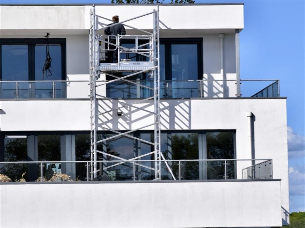 verhuur hoogwerker alulift sschilderwerkzaamheden