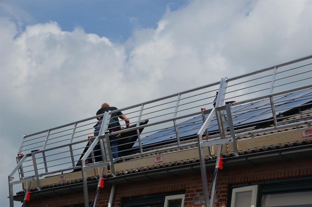 RSS dakrandbeveiliging hellend - schuin dak- zonnepanelen project.